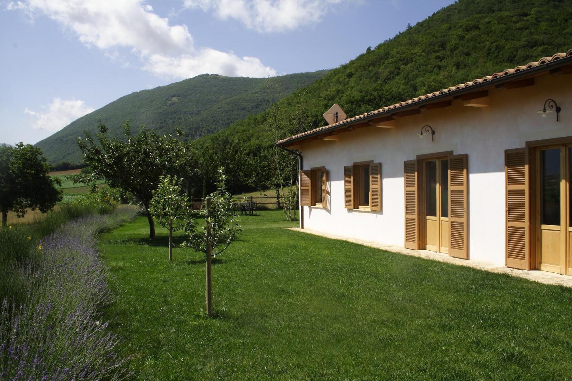 Agriturismo La Cascina Di Opaco Норча Экстерьер фото