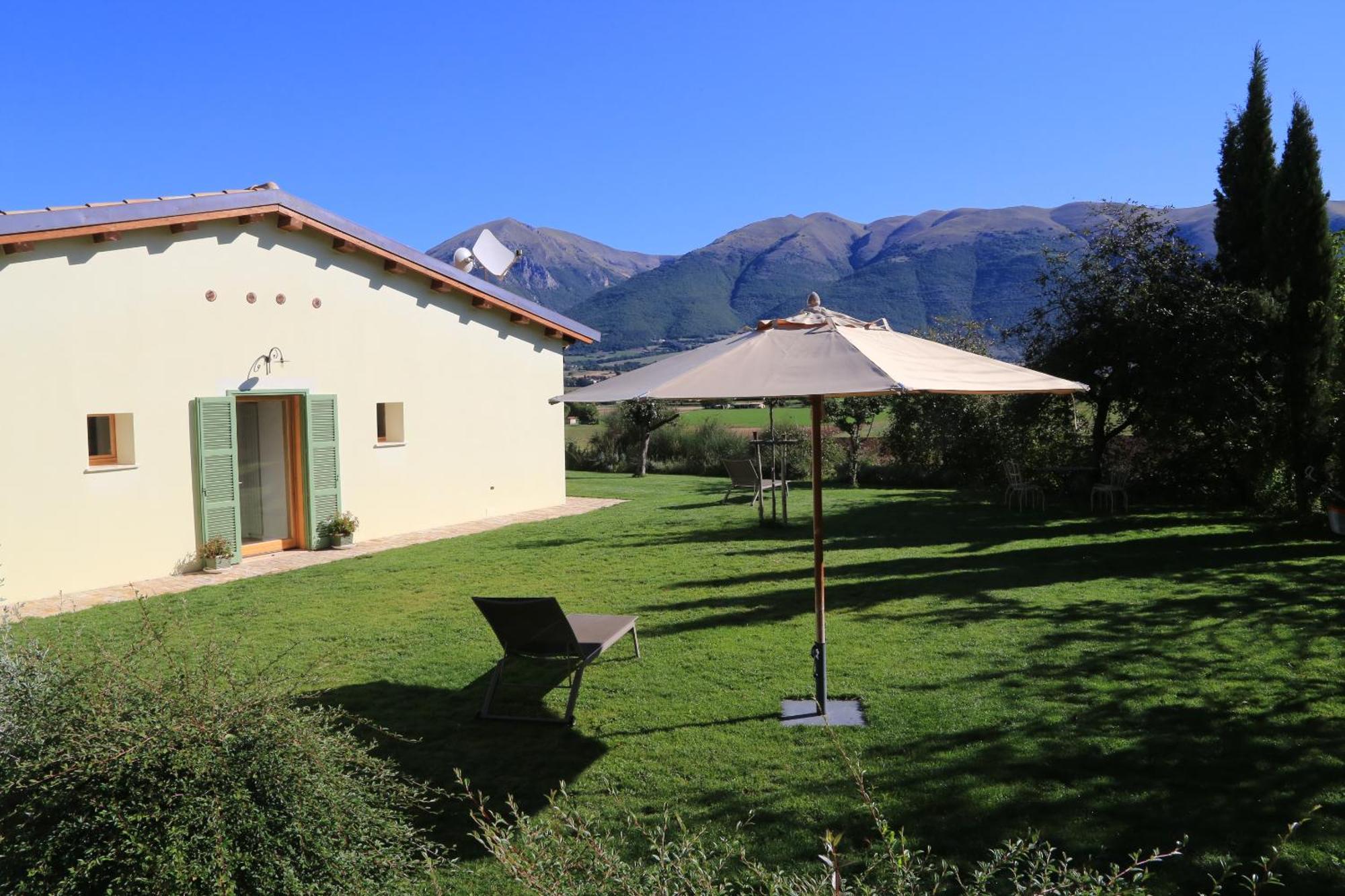 Agriturismo La Cascina Di Opaco Норча Экстерьер фото